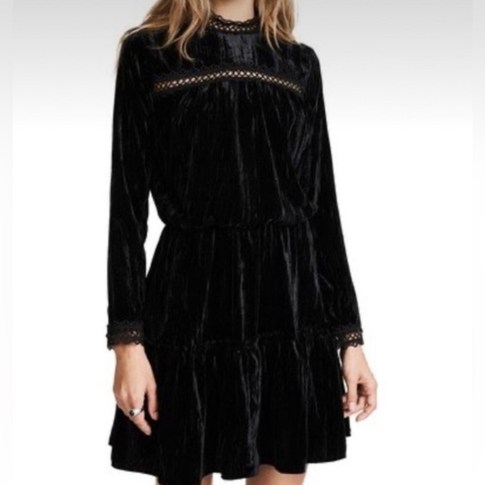 A Shushanna Elegant Black Lace Dress